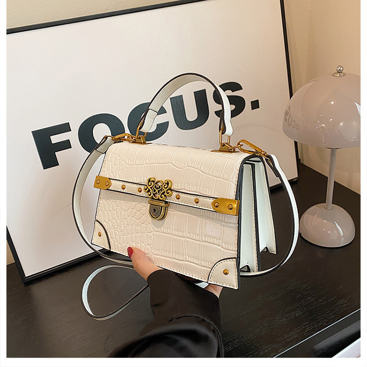 Free Shipping 2025 Summer New Designer Bag Small Square Bag High-quality Light Luxury Fashion Women's Bag Shoulder Bag Premium And High-quality S