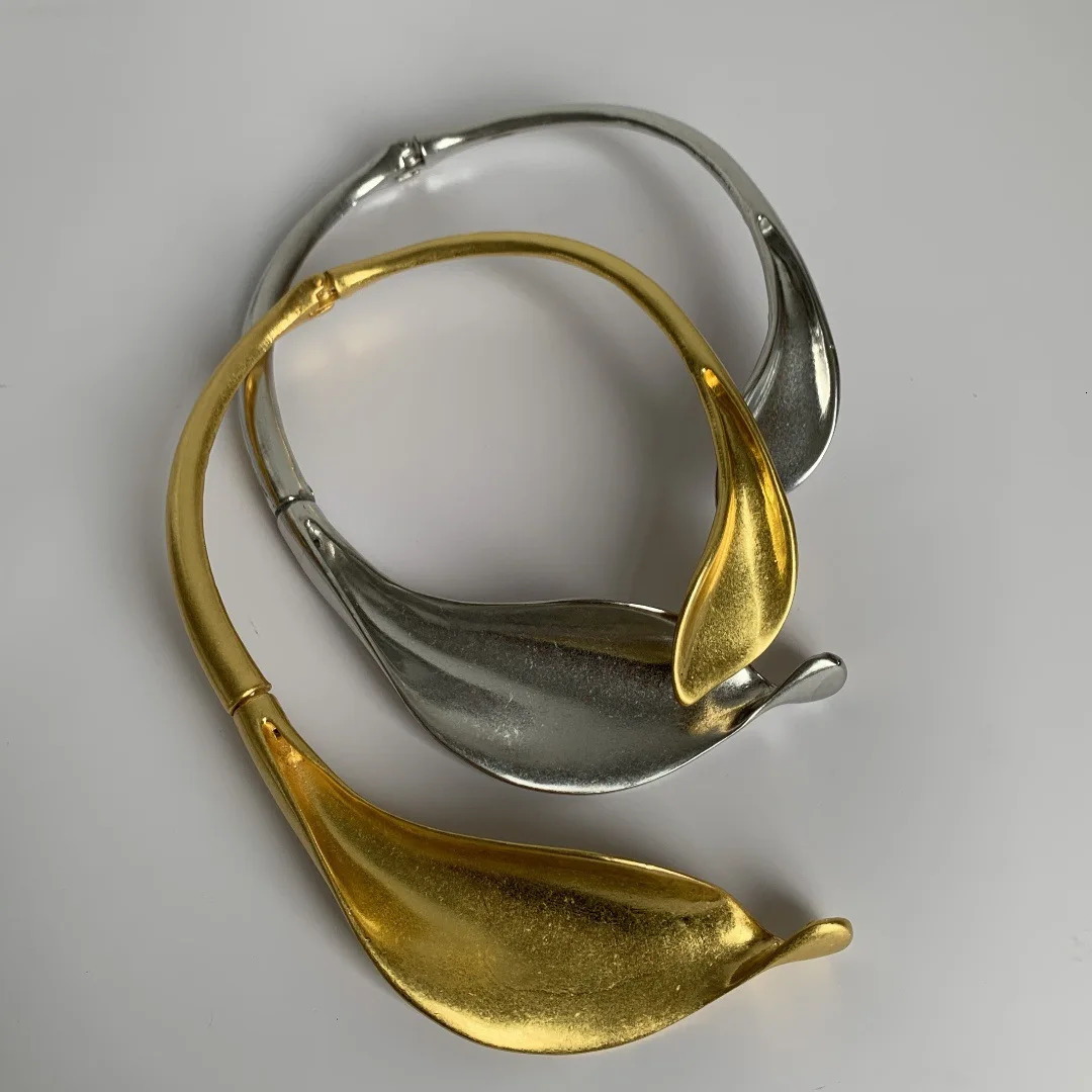 Metal Choker Heavy Exaggerated Metal Leaf Flower Chunky Necklace for Women Girls Fashion Torques Jewelry Gifts Trend 250716