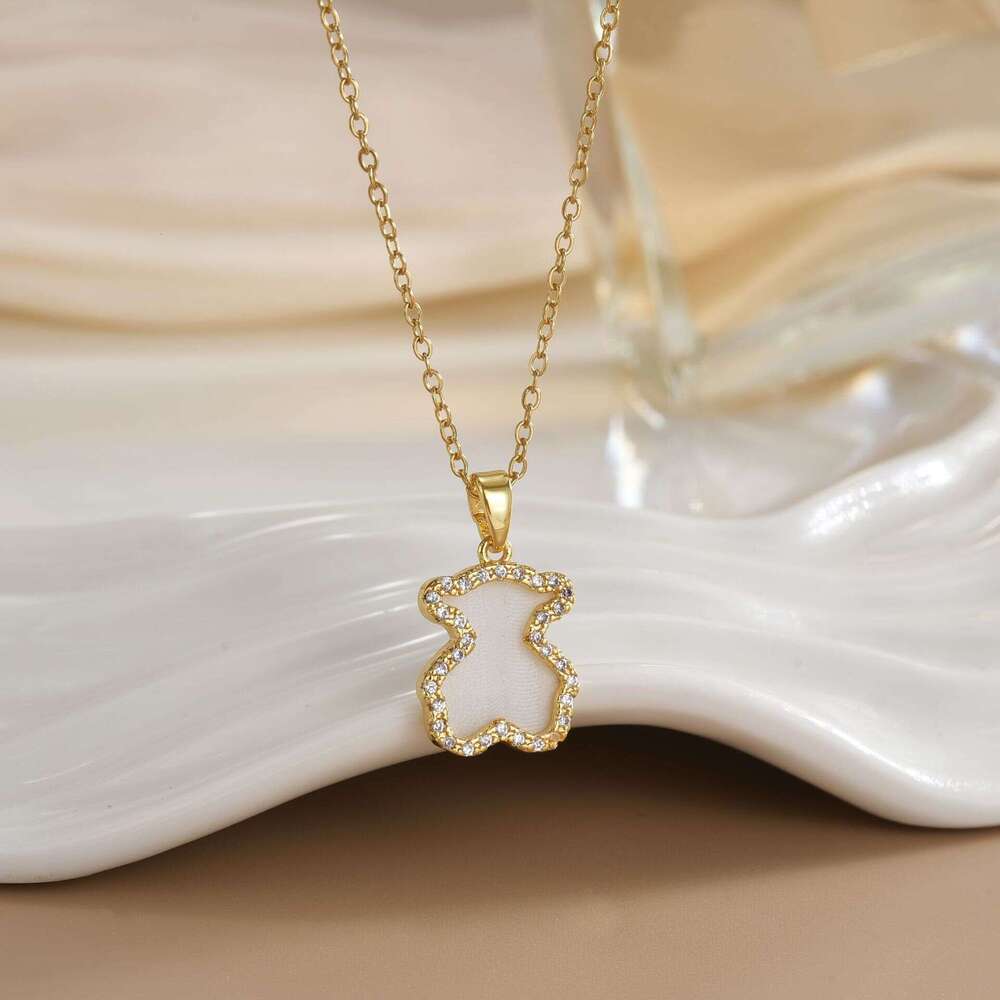 Necklace For Women, Light , Niche Acrylic Bear, New Fashionable Versatile Titanium Steel Accessory 73D