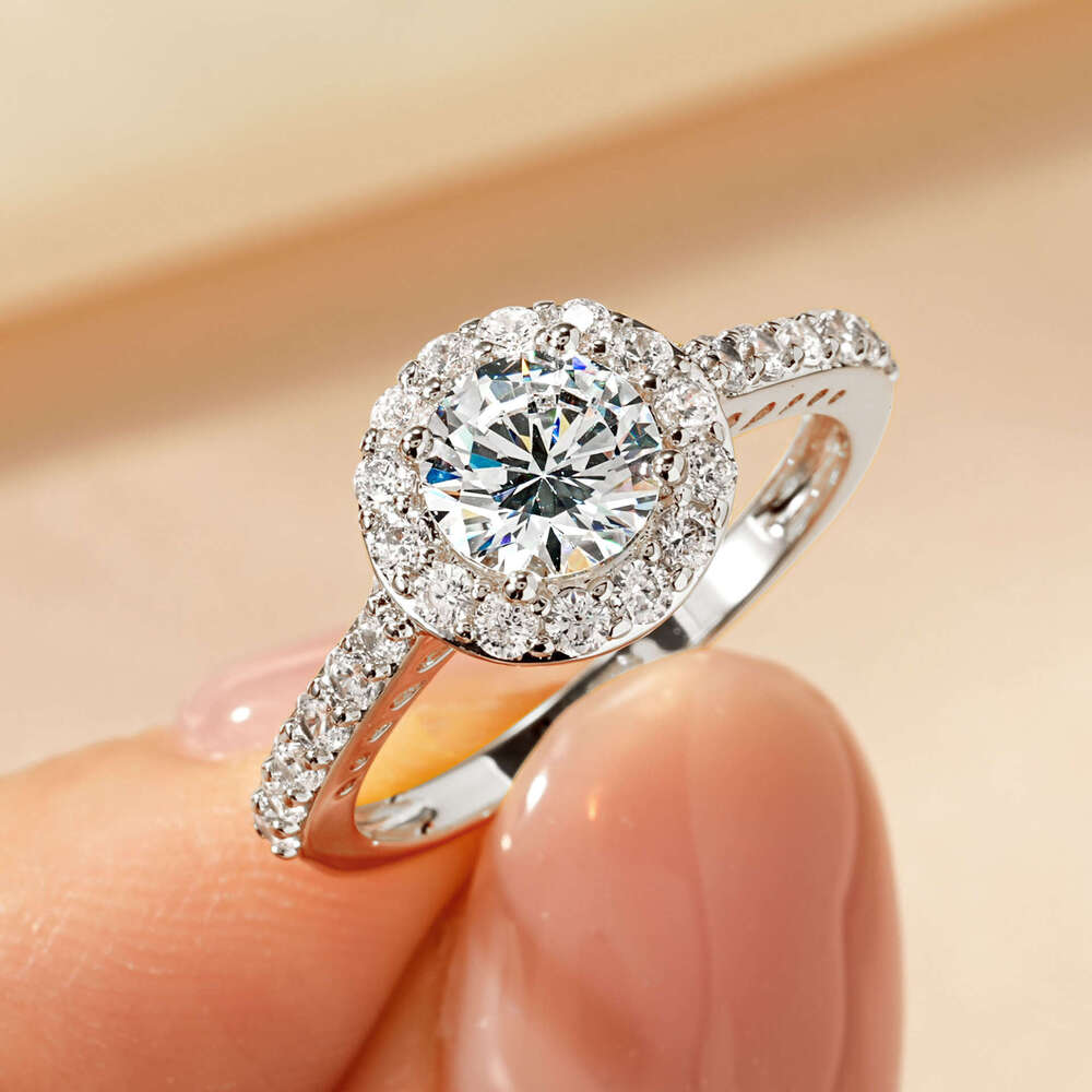 Imitation Moissanite Light High-End Luxury Full Diamond Wedding Proposal Engagement Zircon Ring Female D67