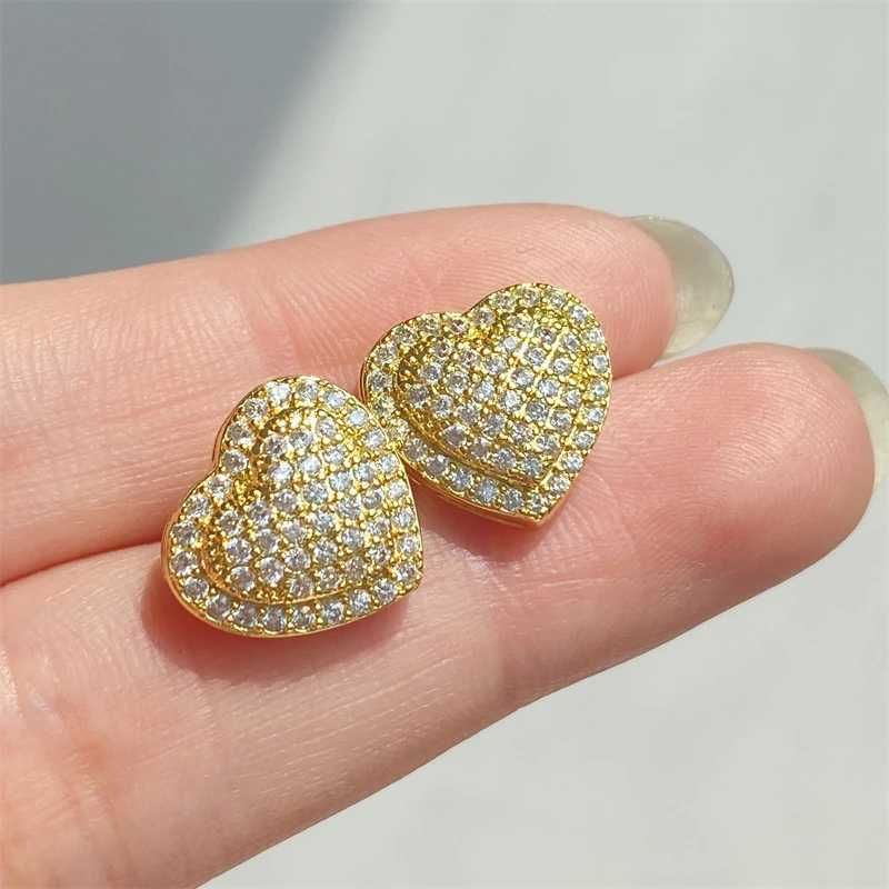 Classic Design Dazzling Heart Stud Earrings for Women High Quality Romantic Female Accessories Timeless Styling Jewelry y250715