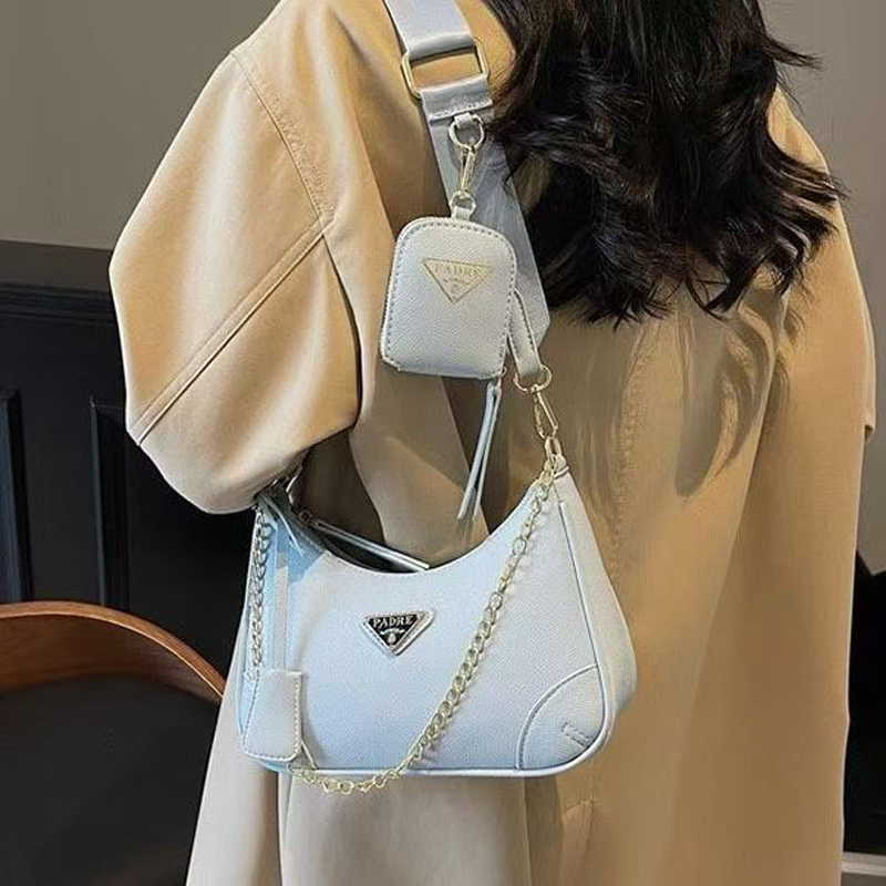 Designer Bag Luxurys Handbag Women Underarm Crescent Bag 2000 Hobo & 2005 Shoulder Bag Crossbody Purses Chain Canvas Fashion Wallet Bag 1547