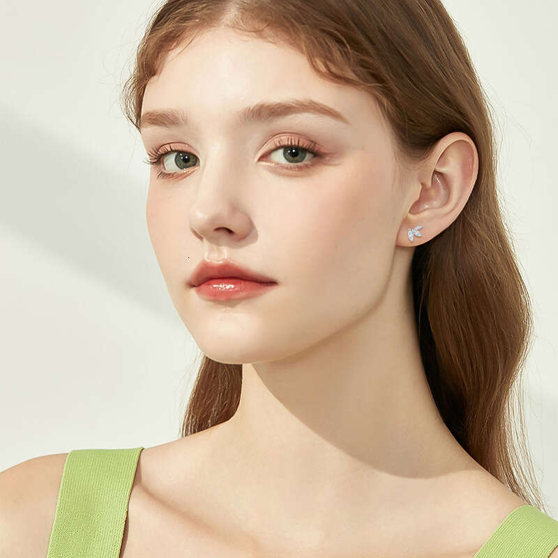 High-End Leaf Stud S Pure Sier Moissanite Niche Exquisite Butterfly Wing Earrings 79D