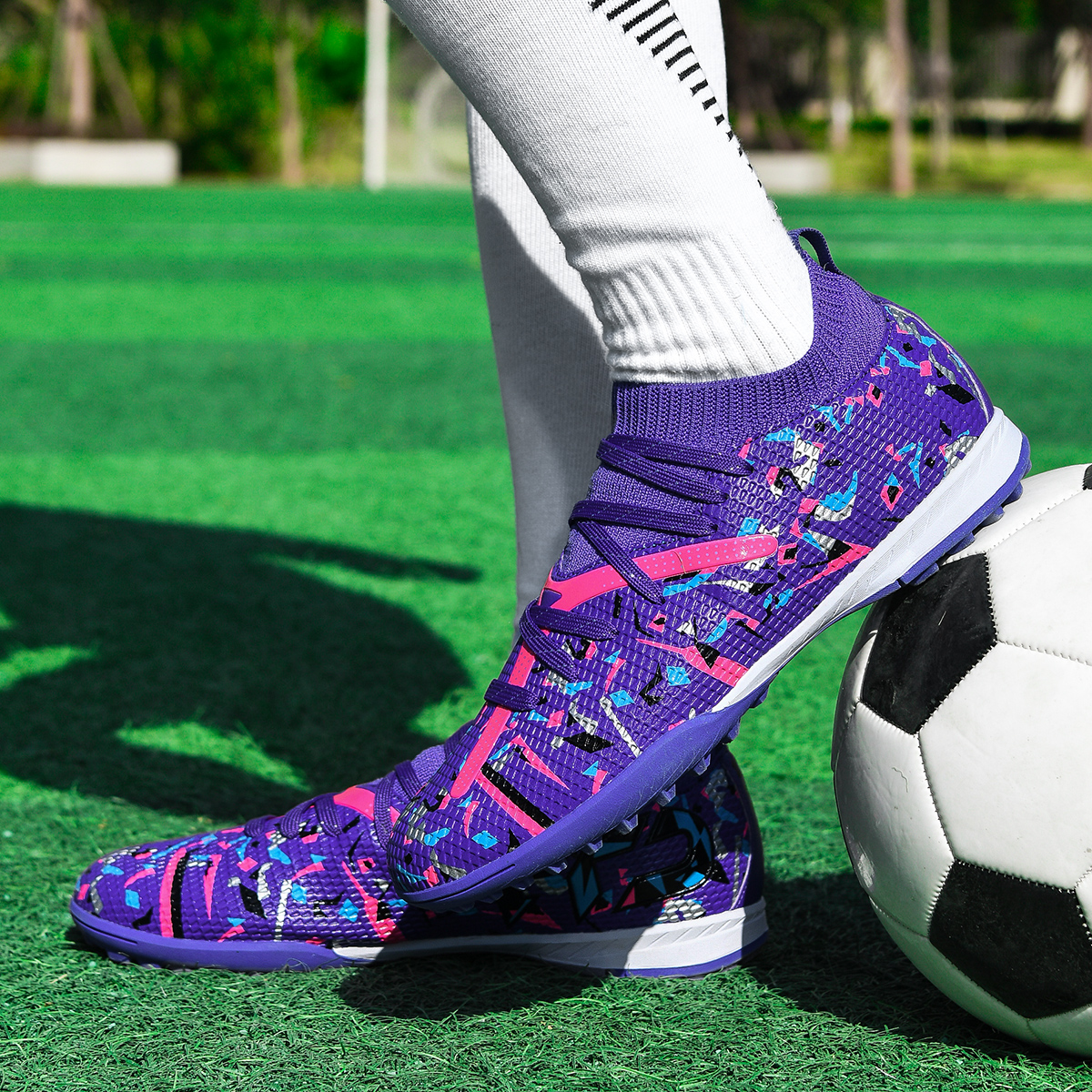 Summer Men's and Women's FG Long Spikes TF Crushing Spikes Breathable Flyknit Mesh Professional Competition Football Shoes for Adults Compet