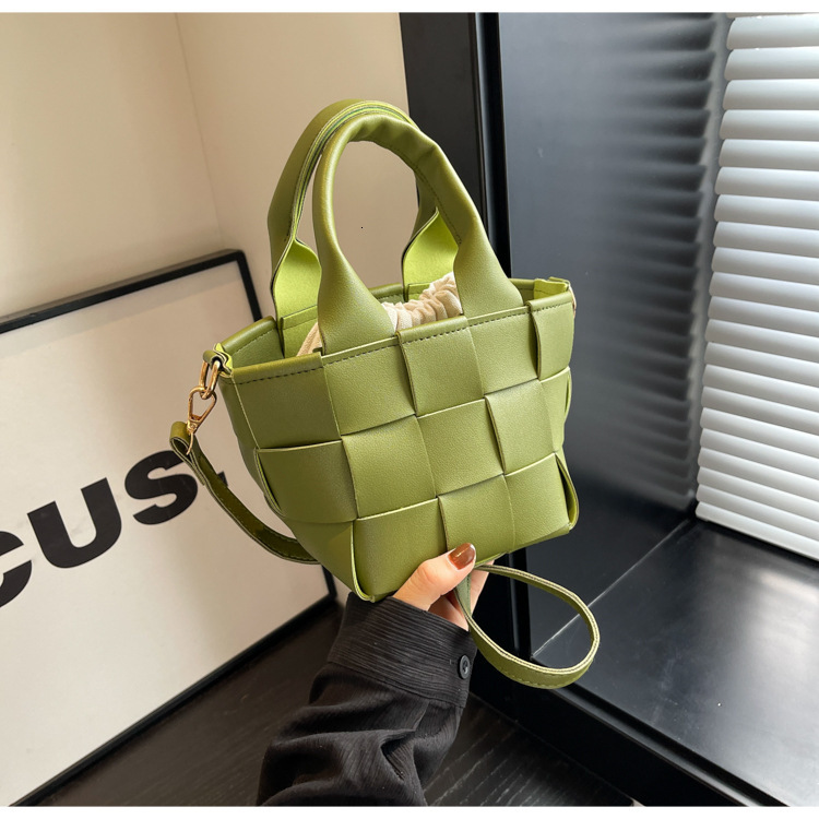 Top quality Brand High Quality New Style Free Delivery Designer New Fashion Style Woven Unique Design Shoulder Retro Crossbody Handbag New Free Delive