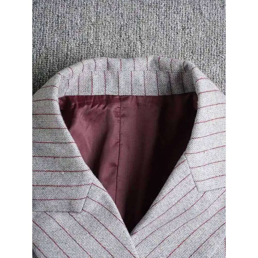 Designer Clothing EAM Women Gray Striped Irregular Pleated Elegant Blazer New Lapel Long Sleeve Jacket Fashion Tide Spring Autumn 2025 Cpdb342 Fashion