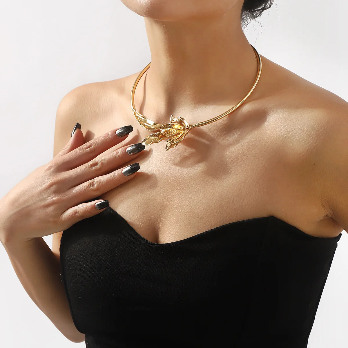 Gold Plated Flower Necklace Jewelry Choker Necklaces Vintage Plant Leaves Collar Bijoux Femmes Mum Girlfriend Gift 250716