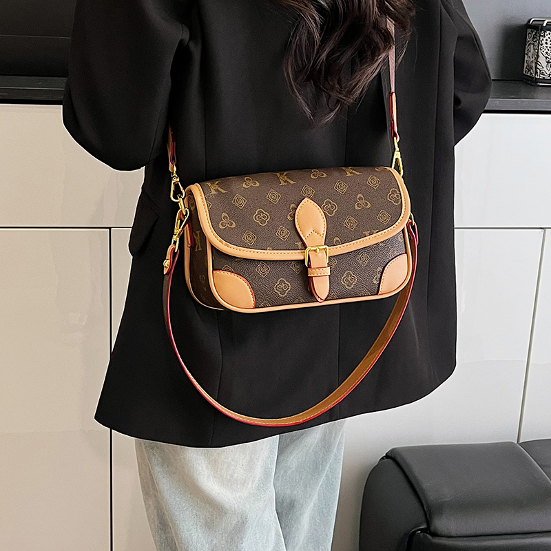 New arrival! Classic and stylish printed shoulder crossbody bag, a versatile and trendy small square bag, perfect for commuting women