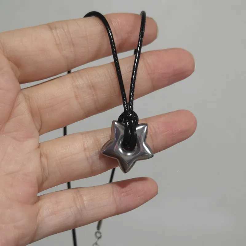 Gothic Hollow Star Pendant Necklace Vintage Leather Rope Fashion Jewelry for Women Men Pentagram Charm Choker Gift XJ250717