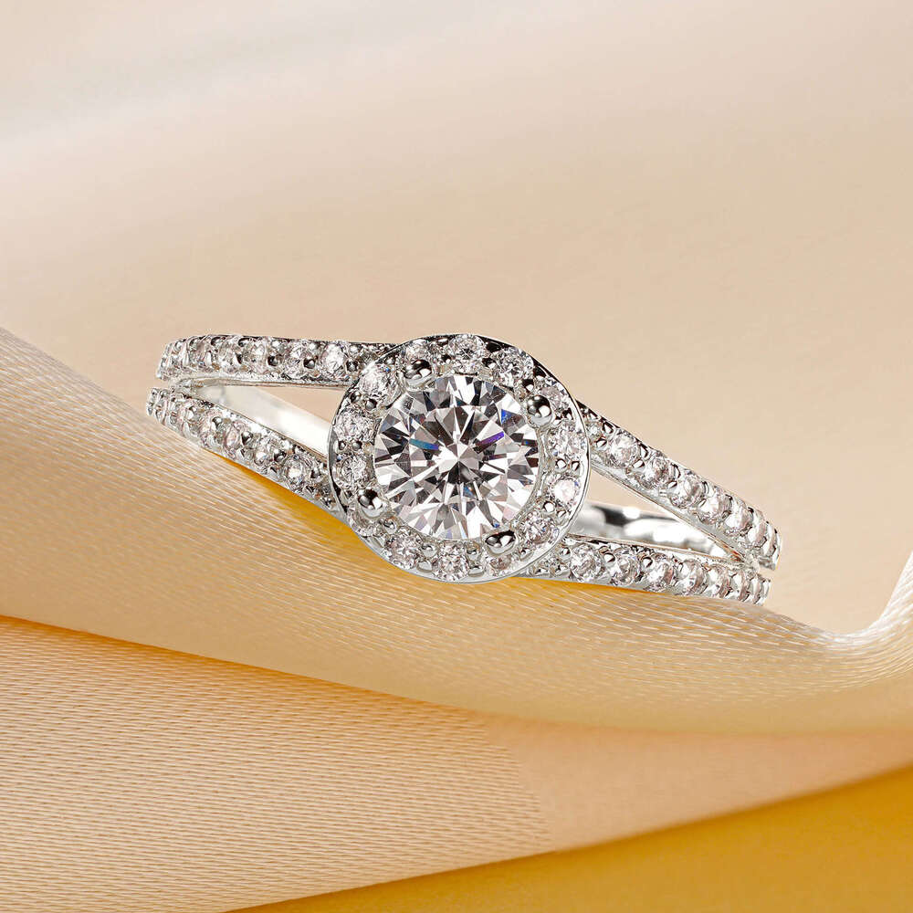 0.5 fashion Full Diamond Imitation Moissanite For Women, Light Luxury High-End Feel, Surround Zirconia Ring 19B