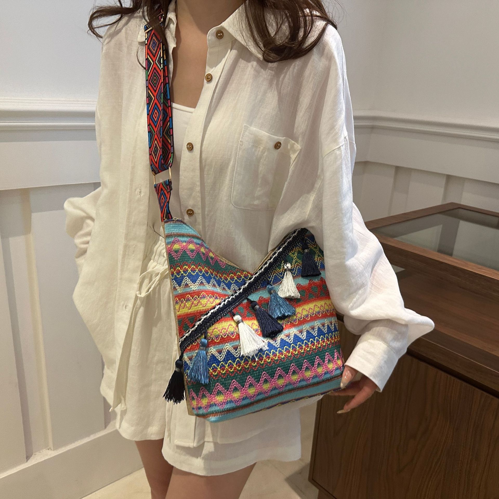 Summer new women's shoulder cross bag Summer new Chinese ethnic style fashionable simple retro shoulder cross bag Women's women's bag N
