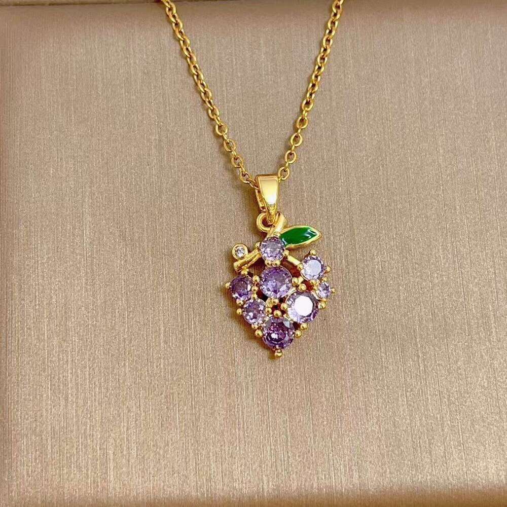 Purple Grape Necklace For Women, Niche Light Fashion Titanium Steel Non-Fading Collarbone Chain With Micro-Inlaid Zircon Pendant Accessories 22F