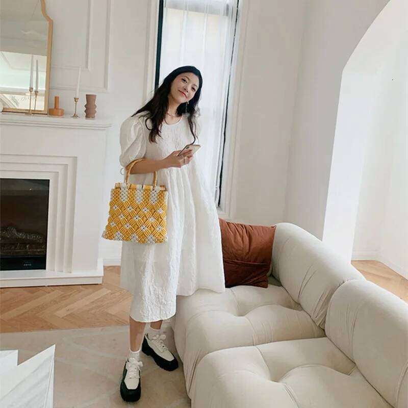 Women Bamboo Handle Plain Thread Handmade Beach Bag Large Totes Summer Designer Handbag for Holiday Vacation