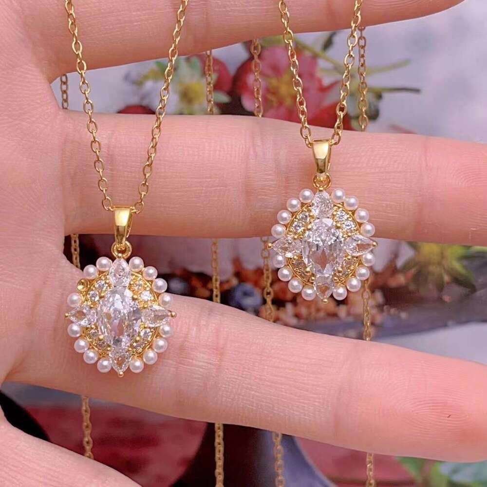 Light Niche High-End Necklace For Women Geometric Design Non-Fading Titanium Steel Clavicle Chain Fashion Versatile Pendant F5d