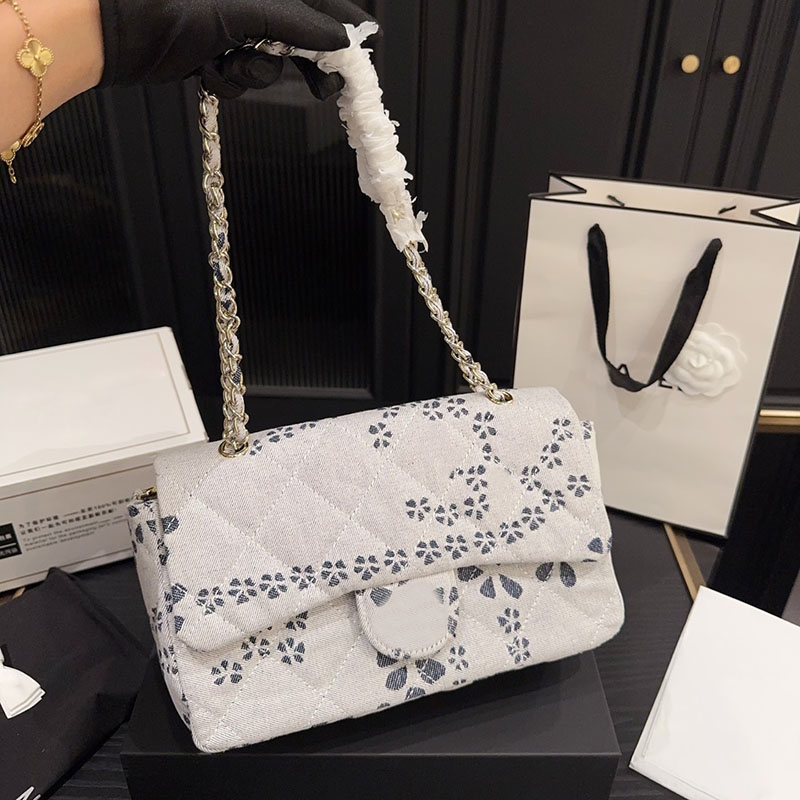 Two-Tone Flower Pattern Ladies Designer Shoulder Bag Medium Classic Flap Golden Metal Hardware Matelasse Chain Soft Purse Tote Cross Body Handbag Sacoche 25x16cm