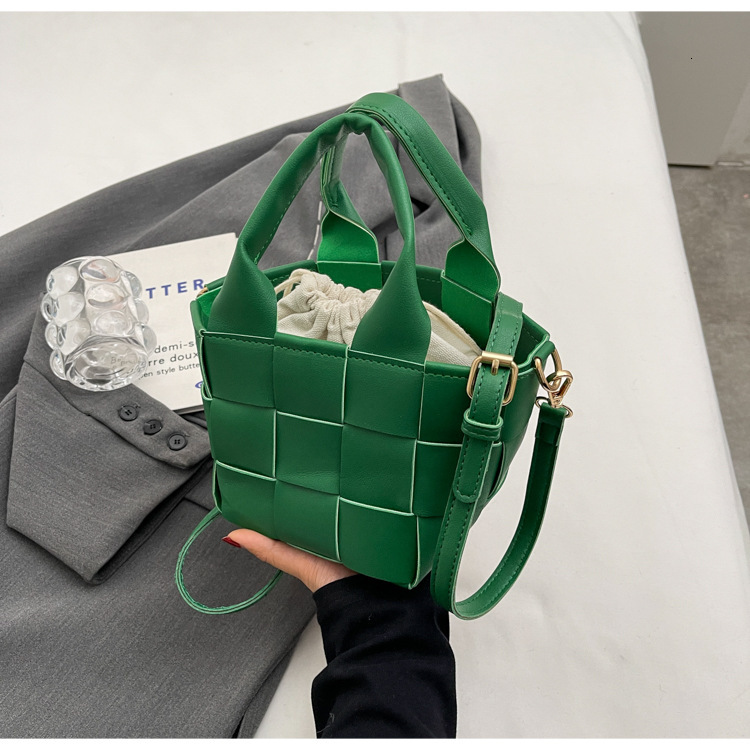 Top quality Brand High Quality New Style Free Delivery Designer New Fashion Style Woven Unique Design Shoulder Retro Crossbody Handbag New Free Delive