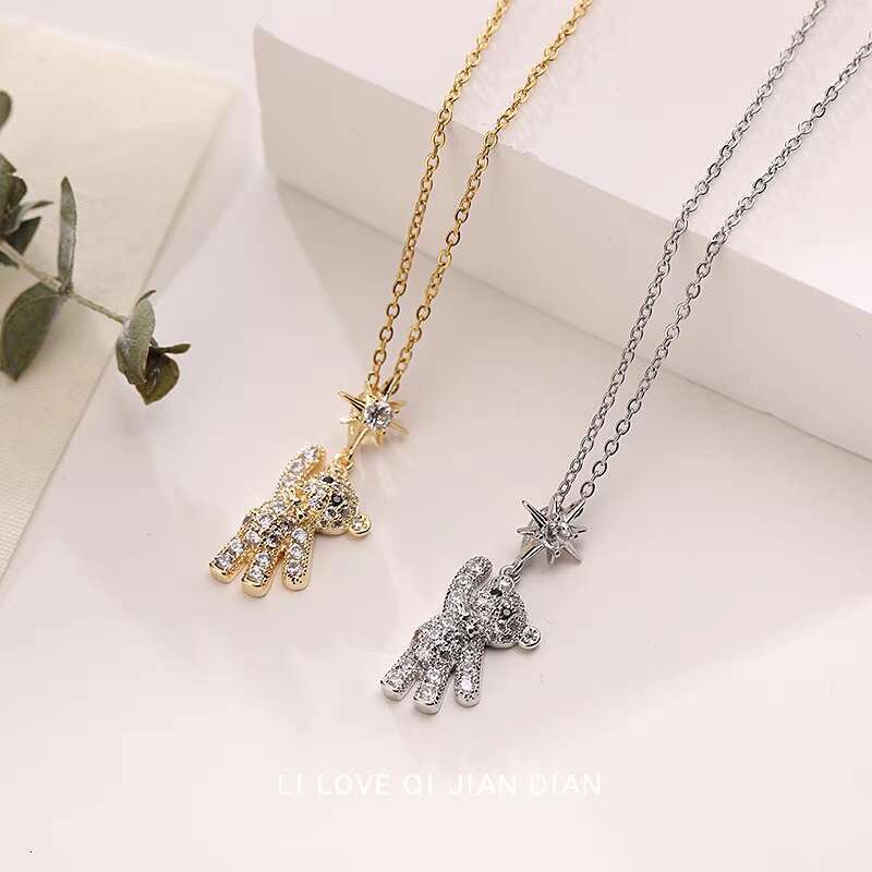 2025 New Trendy Cute Bear Necklace For Women, Design Sense, Light , Niche Titanium Steel, Non-Fading Collarbone Chain Pendant D59