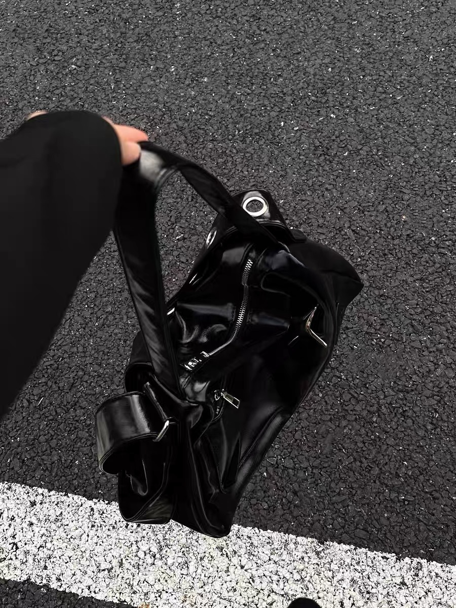 Summer new women's bag new motorcycle style large capacity women's single shoulder crossbody bag textured crossbody bag handbag new designer