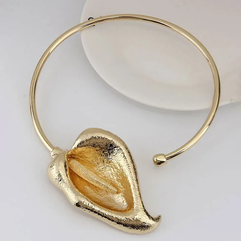 Fashion Jewelry European and American Metal Flower Choker Necklace For Women Accessories Gifts Trend 250716