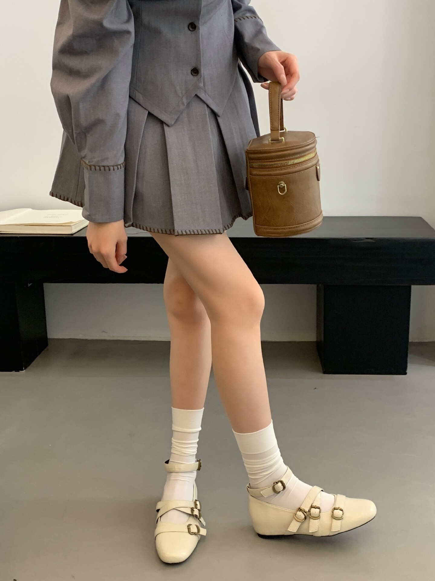 ShangGuLi Square Toe Shallow Mouth Single Shoes for Women New 2025 Spring Style One-Strap Loafers Soft Sole Fashion Versatile ddmysaturn