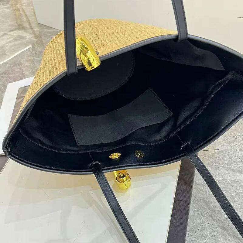 New retro women's tote bags for spring summer 2025, stylish designer casual and multi-purpose commuter lock basket woven bag