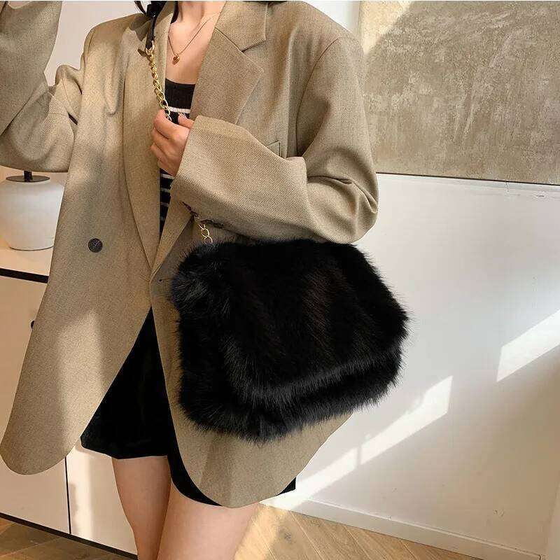 Fashion Warm Imitation Rabbit Hair Women's Large Capacity Handbag Y2K Fluffy Winter Plush Underarm Bag