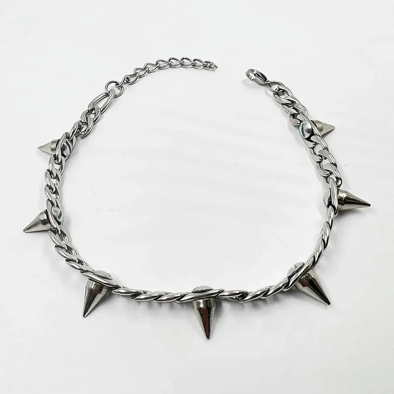 Hip -hop Metal Rivet Pendant Necklace For Women Men Punk Rock Gothic Fashion Necklace Charm 90s Aesthetic Jewelry Gift 250716