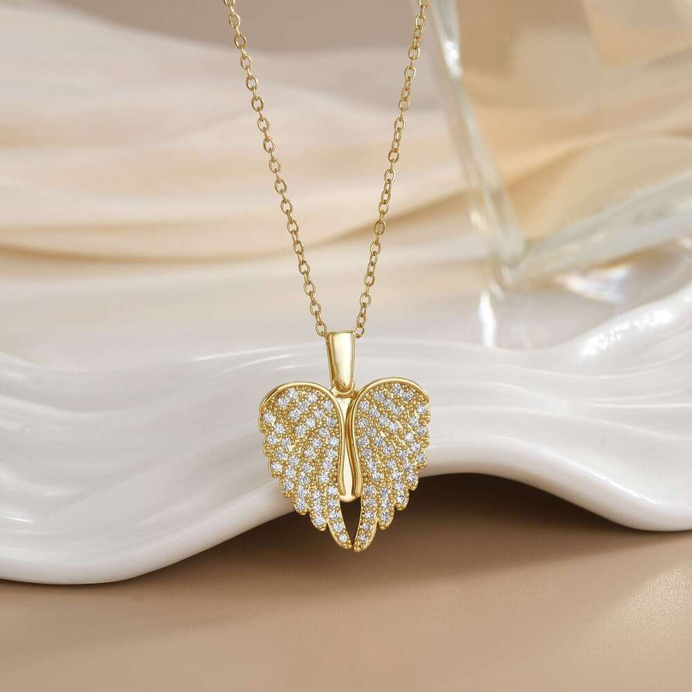Micro-Inlaid Zircon Heart Wings Openable Pendant Necklace Elegant Light Niche Design Clavicle Chain 9C7