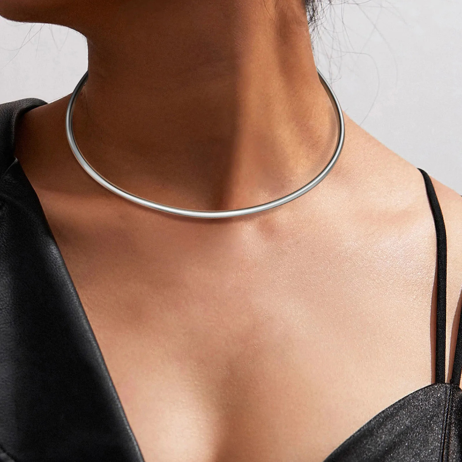 Choker Neck Cuff for Women Open Collar Choker Torques Necklace Adjustable Simple Stainless Steel Jewelry 250716