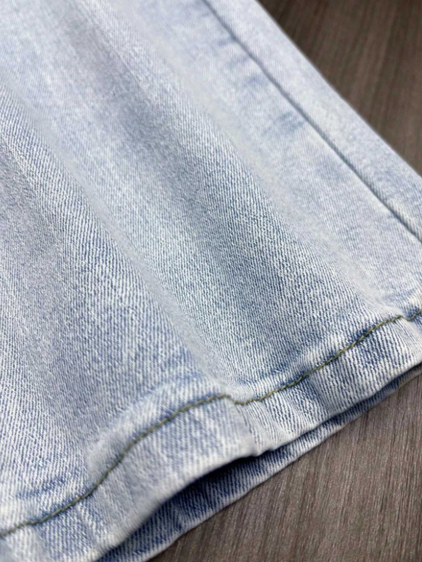 2025 Summer New Womens Light Blue Washed Straight Leg Jeans Stylish Casual Jeans with Slanted Pockets Machine Washable Suitable R250716