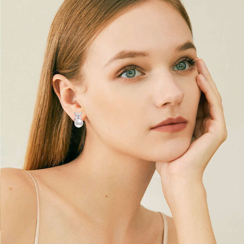 Same Style Elegant Versatile Natural Freshwater Pearl Niche Four-Leaf Clover Design High-End Feel Earrings For Women 3B9