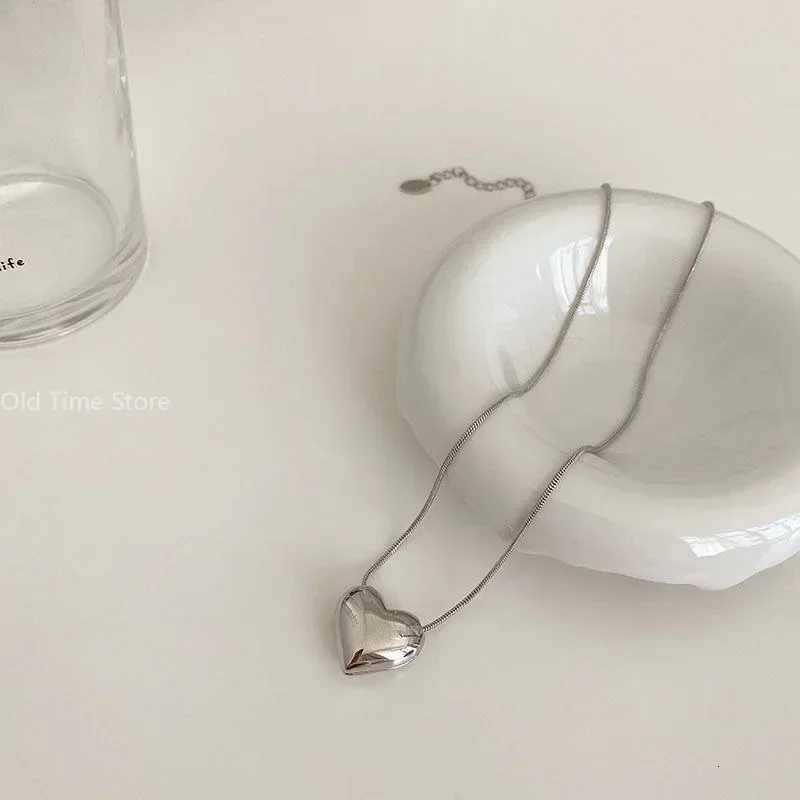 Vintage Love Heart Pendant Necklace for Women Trend Aesthetic Gold Color Metal Chain Collar Choker Party Jewelry Birthday Gifts XJ250717