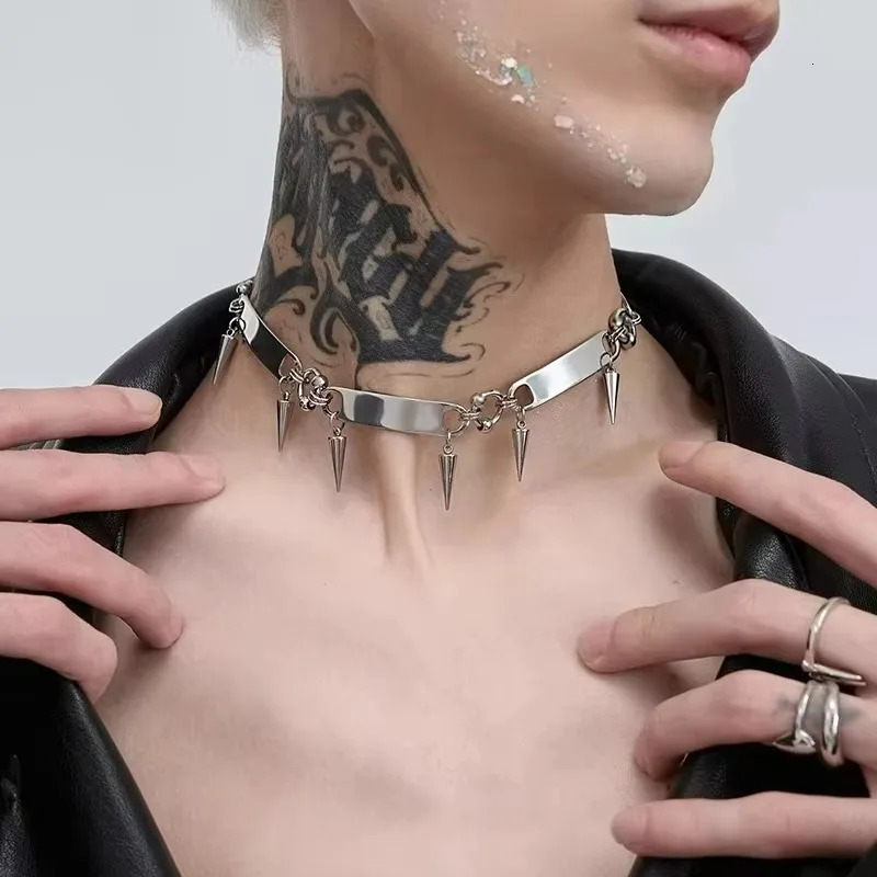 Punk Jewelry Metal Sequin Rivet Necklace Korean Fashion Cool Pendant Necklaces for Women Grunge Accessories Goth Choker Gifts 250716