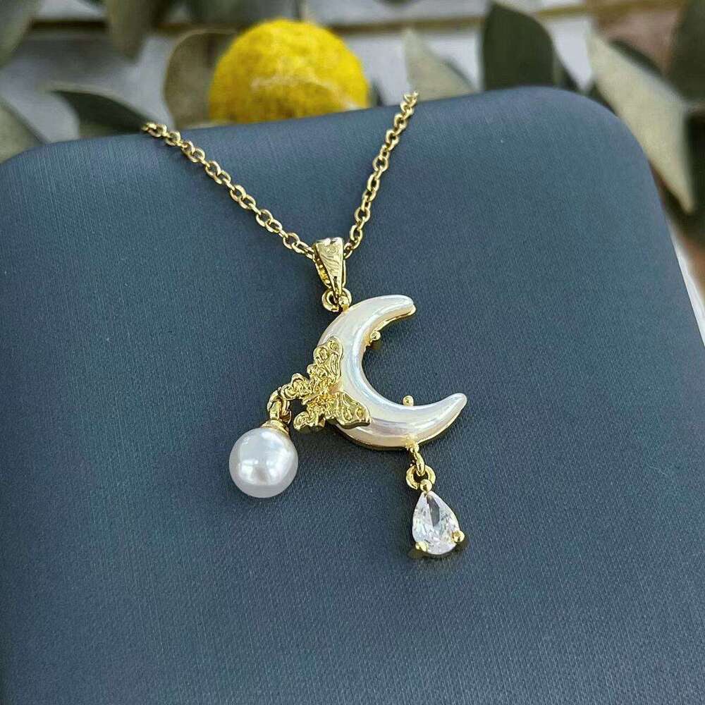 Necklace For Women New Japanese Korean Style Fashion Dreamy Star And Moon Niche Design Elegant Cool Collarbone Chain Jewelry 8F6