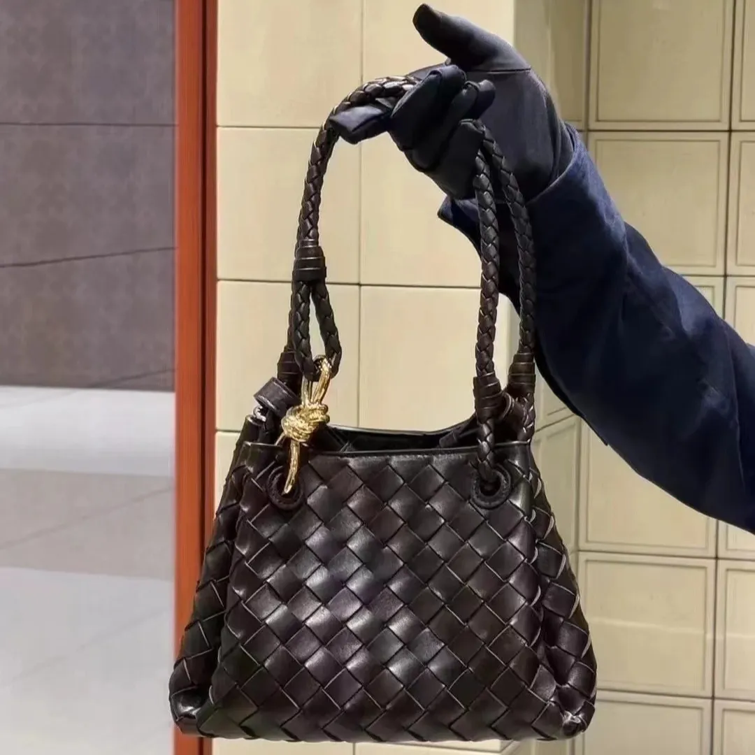 10A Designer bag Luxury shoulder bag Woven Andiamo Bag for women Bucket bag leather Handbag parachute Stylish Casual Bag with adjustable calfskin plated hardware