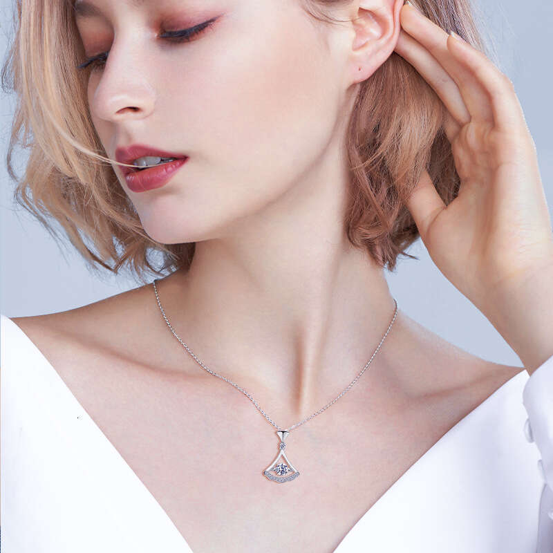 Internet Celebrity Tiktok Live Personality Mini Necklace Pure Sier S Light Versatile Dynamic Dance Skirt Pendant For Women 2Df