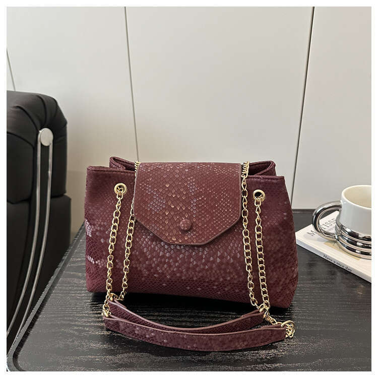 2025 New Scale Design Single Shoulder Niche Fashion High-end Simple Commuter Versatile Handbag Crossbody Bag