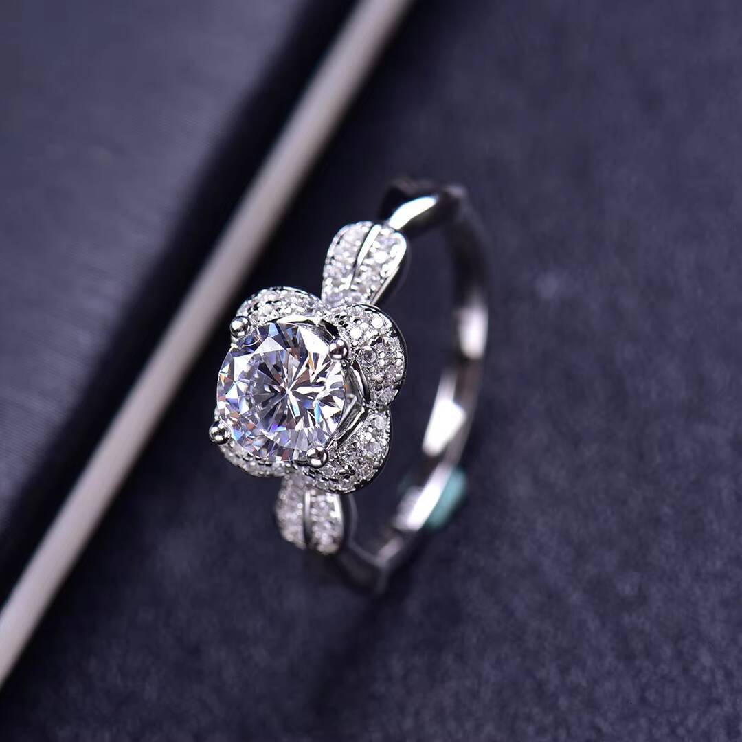 Classic Moissanite S925 Ring Silver Plated Heart Round Cut Shape Vvs Gra Diamond Moissanite Women Engagement Rings