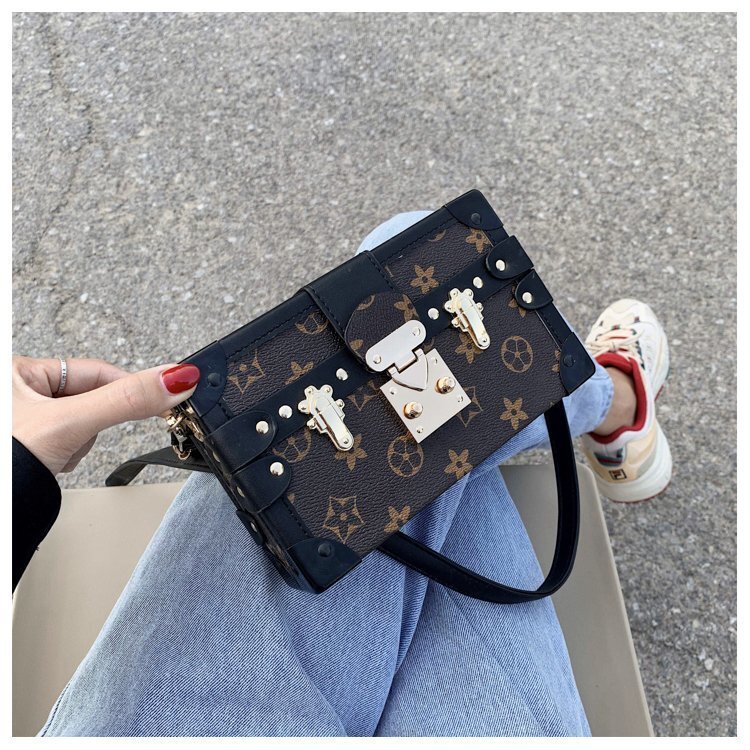 Free Shipping 2025 Summer New Designer Bag High-end Crossbody Bag Vintage Boutique Women's Bag Floral Small Square Bag Premium And High-quality S