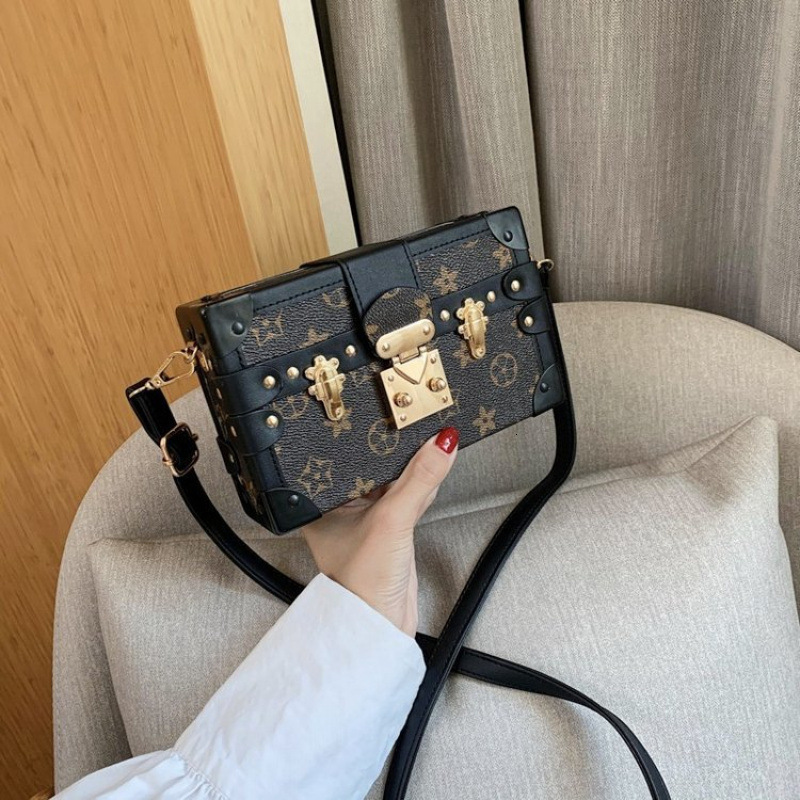 Free Shipping 2025 Summer New Designer Bag High-end Crossbody Bag Vintage Boutique Women's Bag Floral Small Square Bag Premium And High-quality S