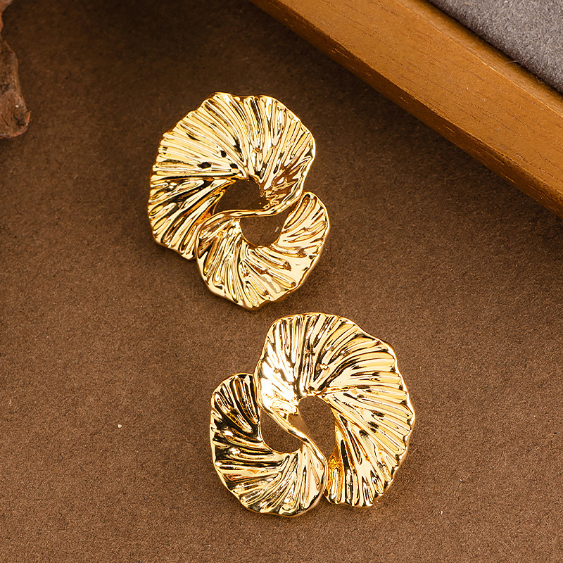 Unique Personality Design Irregular Abstract Texture Metal Round Stud Earrings for Women High-end Sier Needle Ear Jewelry