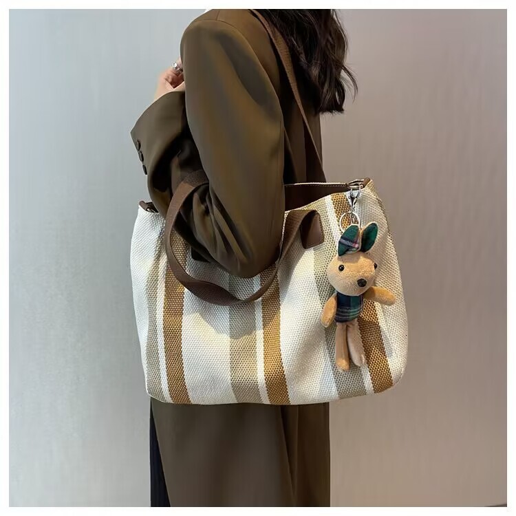2025 Summer new women's shoulder crossbody bag new fashionable large capacity canvas texture handbag simple commuting new designer bag