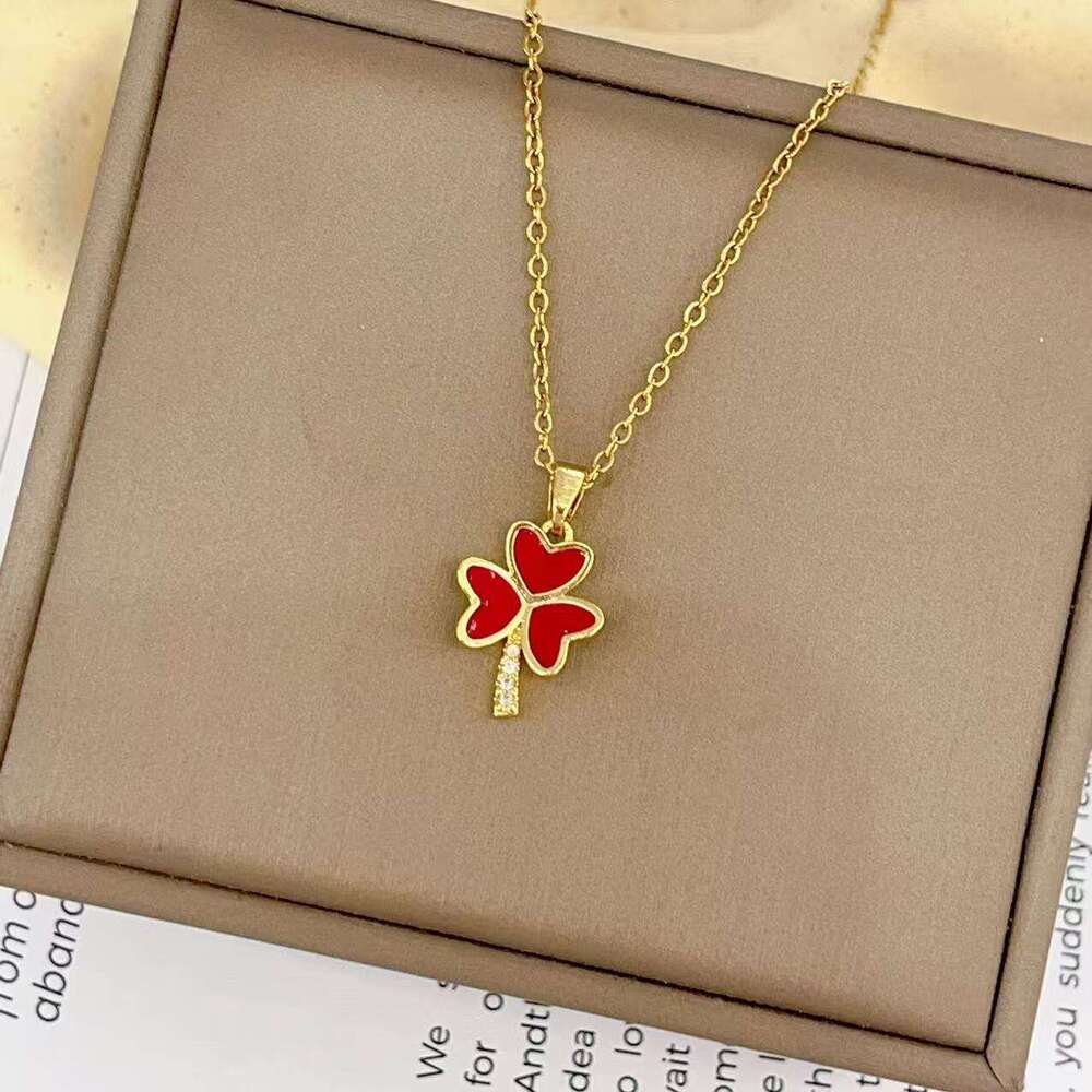 Acrylic Clover Heart Pendant Necklace For Women Fashionable Versatile High-End Non-Fading Collarbone Chain 3E6