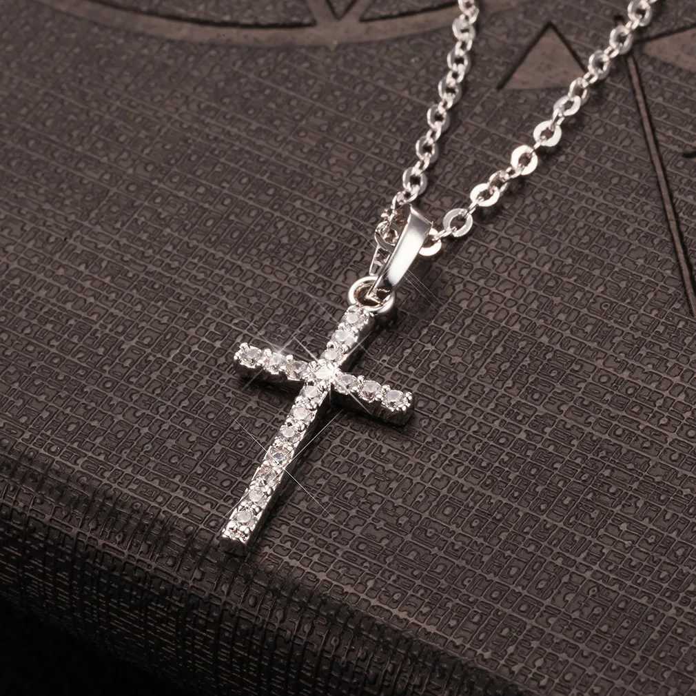 HipHop Fashion Cross Necklace For Women Crystal Zircon Men Necklace Metal Chains Choker Jesus Pendants Jewelry Gift XJ250717