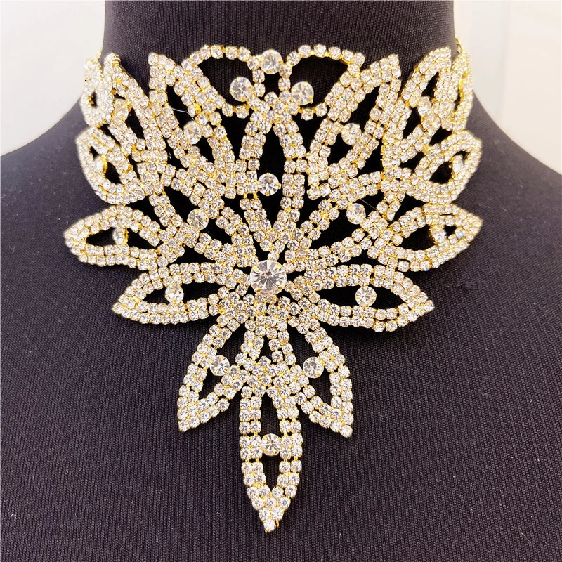 Jewelry Rhinestone Flower Choker Necklace for Women Bling Crystal Bib Necklace Statement Jewellery Accessories 250716