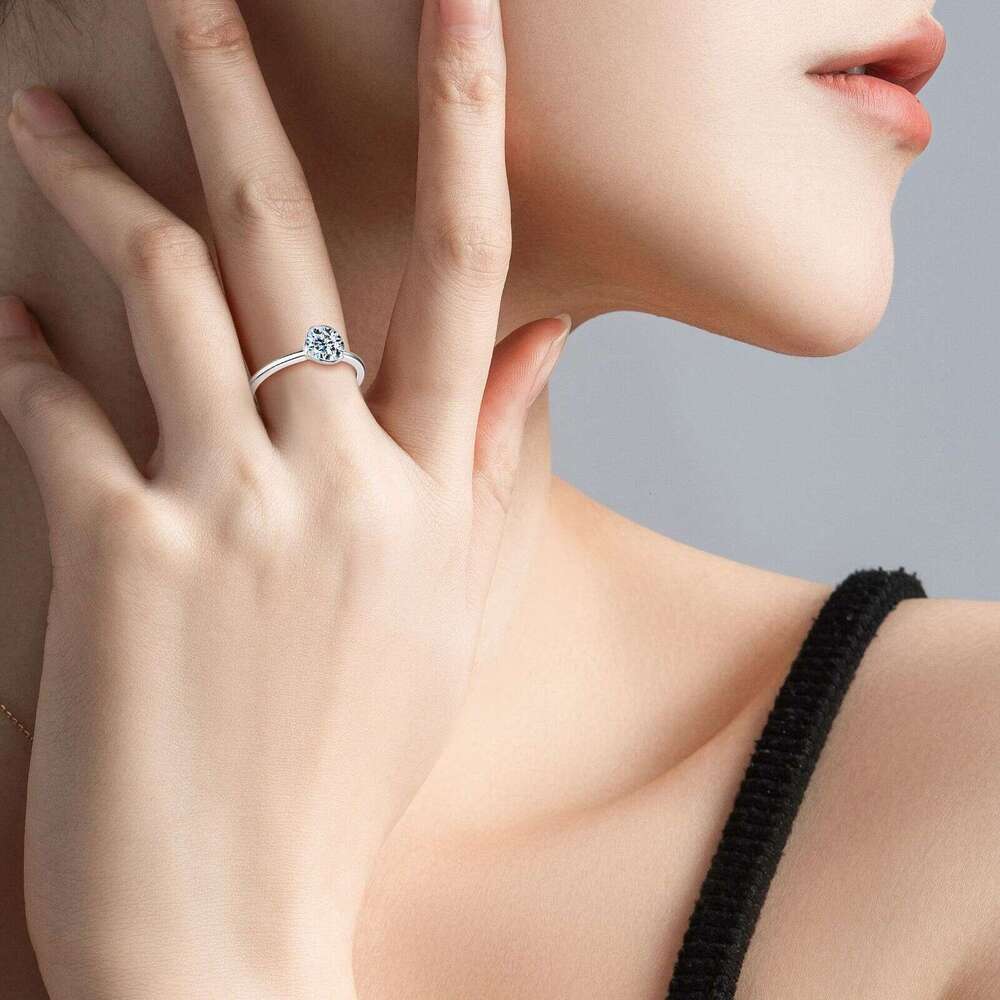 Fashionable Simple Versatile Moissanite S Pure Silver Gold Plated High-End Feel Ring 205