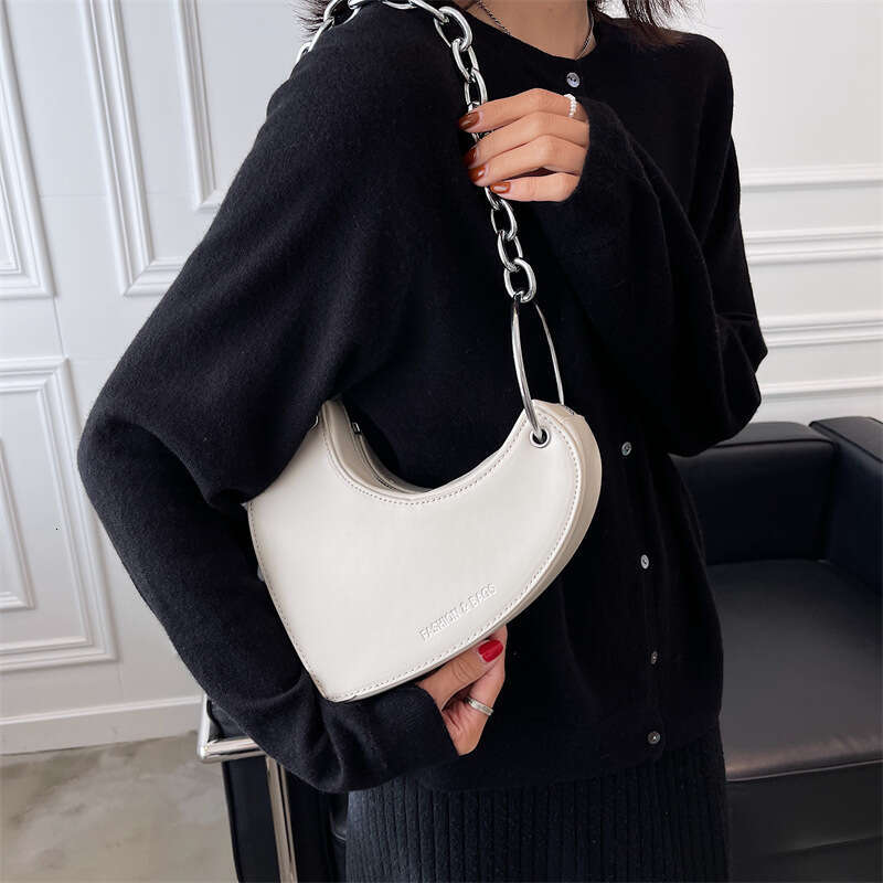 Spring New Trendy Hot-Selling Fashion Underarm Snake Pattern Small Square Personality Chain Cool Girl Heart Bag