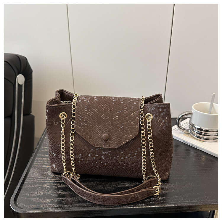 2025 New Scale Design Single Shoulder Niche Fashion High-end Simple Commuter Versatile Handbag Crossbody Bag