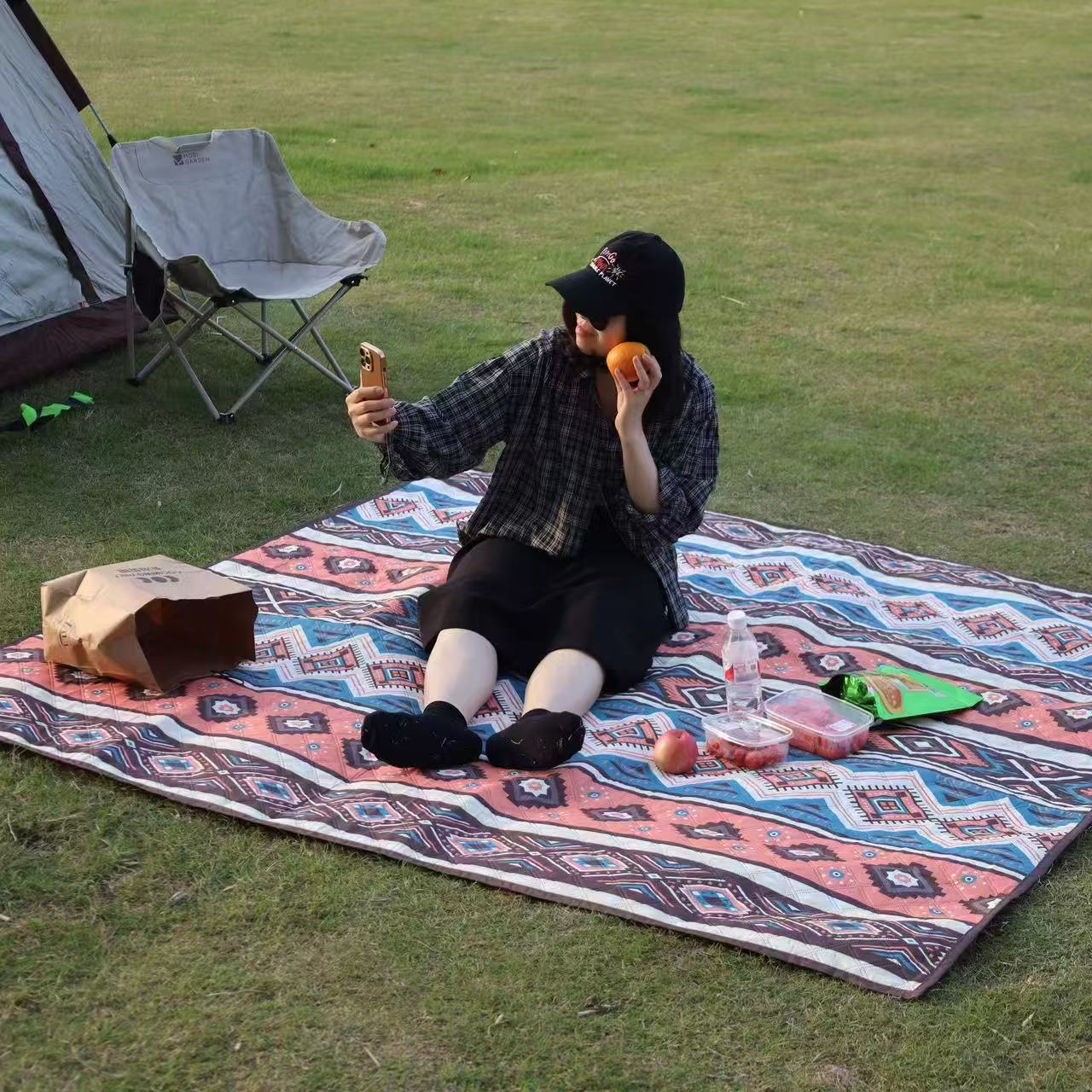Outdoor moisture-proof mat, thickened picnic mat, camping outdoor waterproof lawn tent, portable floor mat, outdoor beach canvas