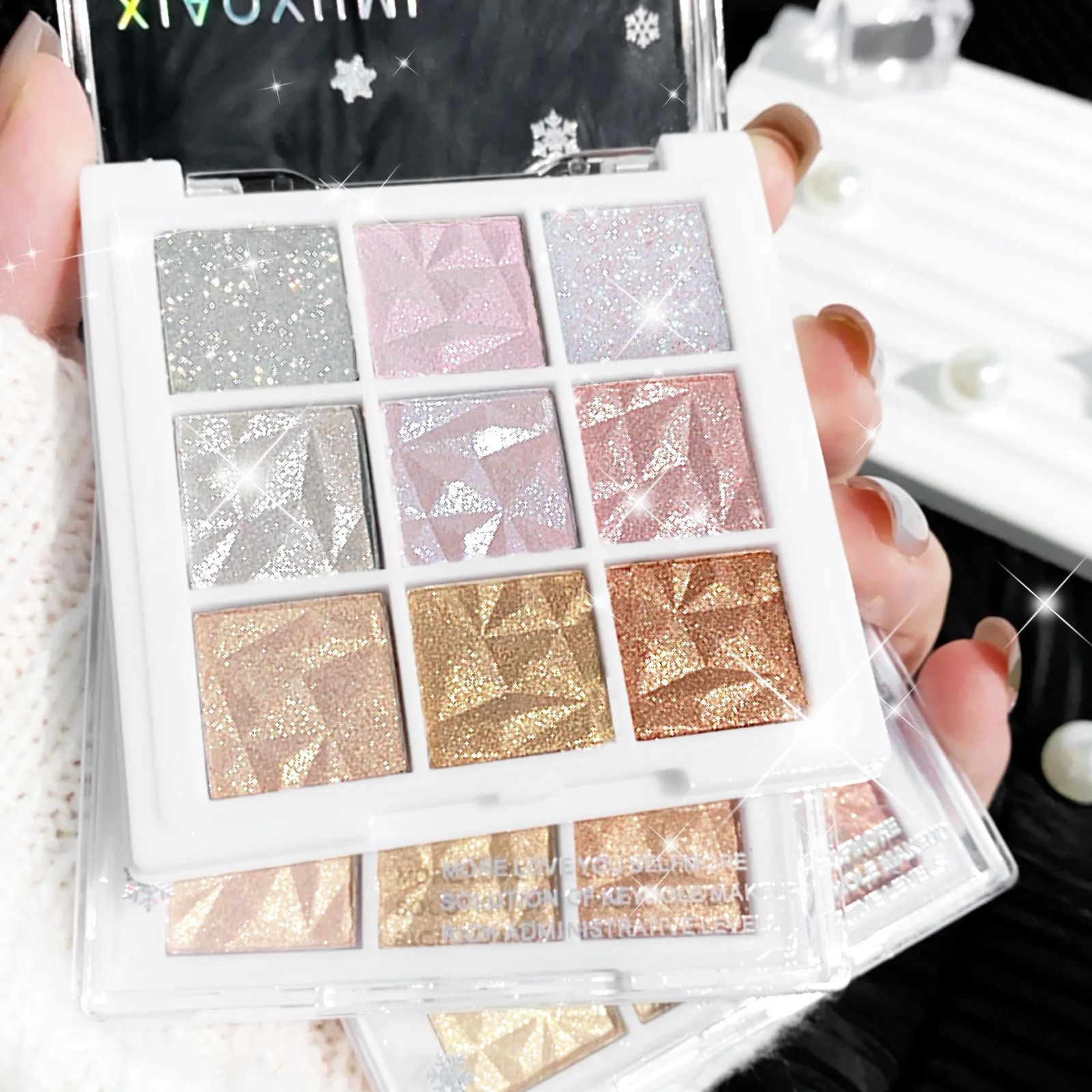 Nine-color fine glitter eyeshadow palette Pearlescent fine glitter lasting color highlight eye highlights 250712